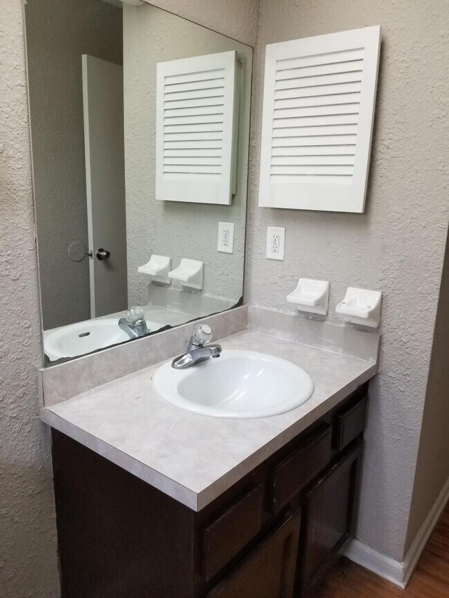 Building Photo - 3 bedroom in Jacksonville FL 32218