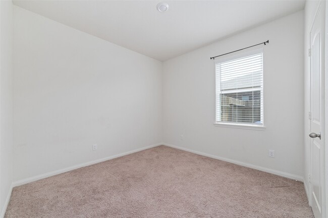 Building Photo - 3000 Iron Woods Dr