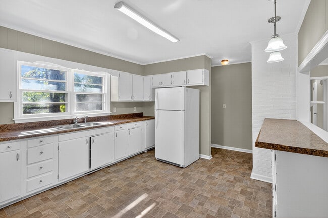 Building Photo - 1311 Beaufort St