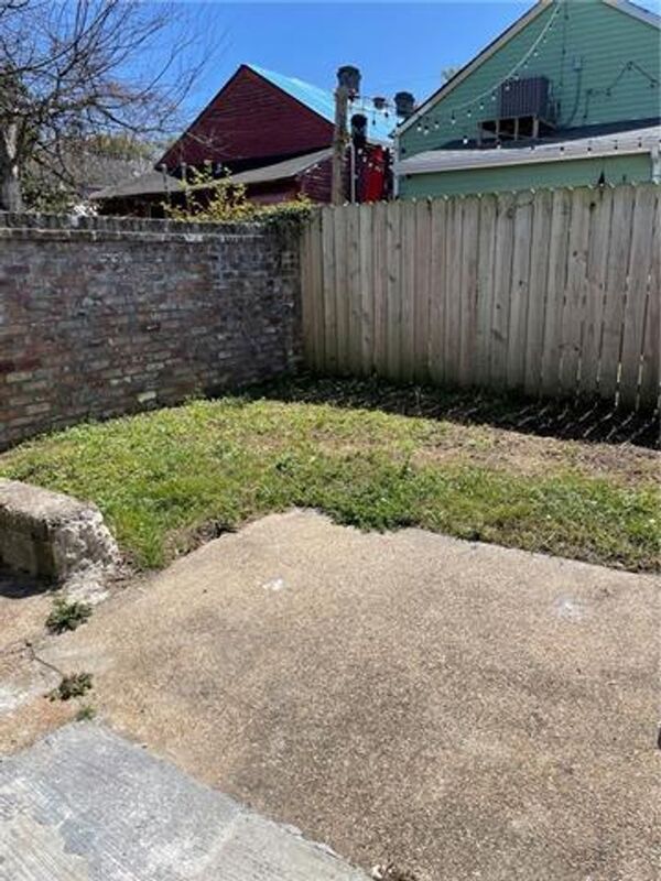 Building Photo - 2932 St Ann St.