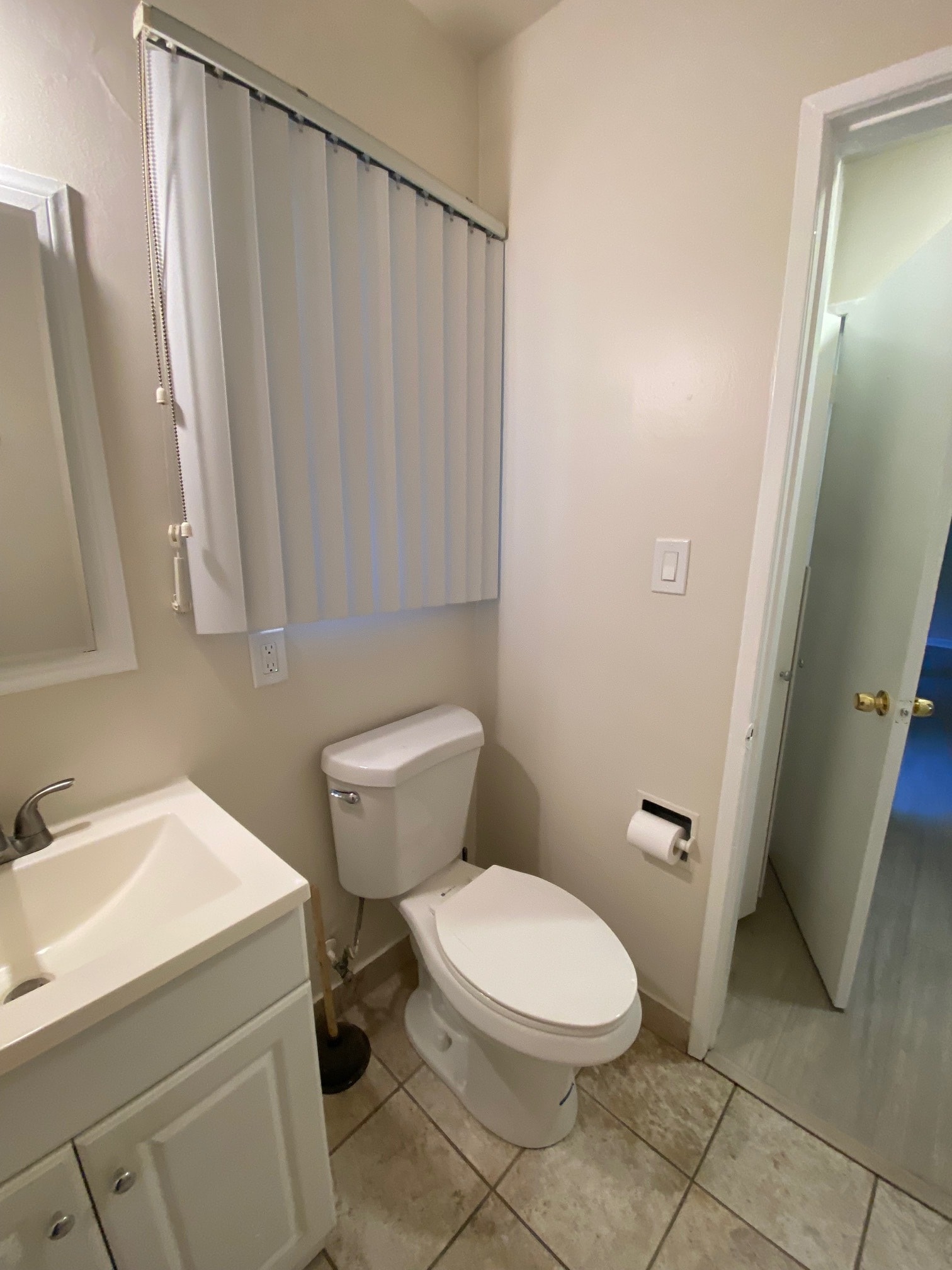 Building Photo - 626 E Chevy Chase Dr