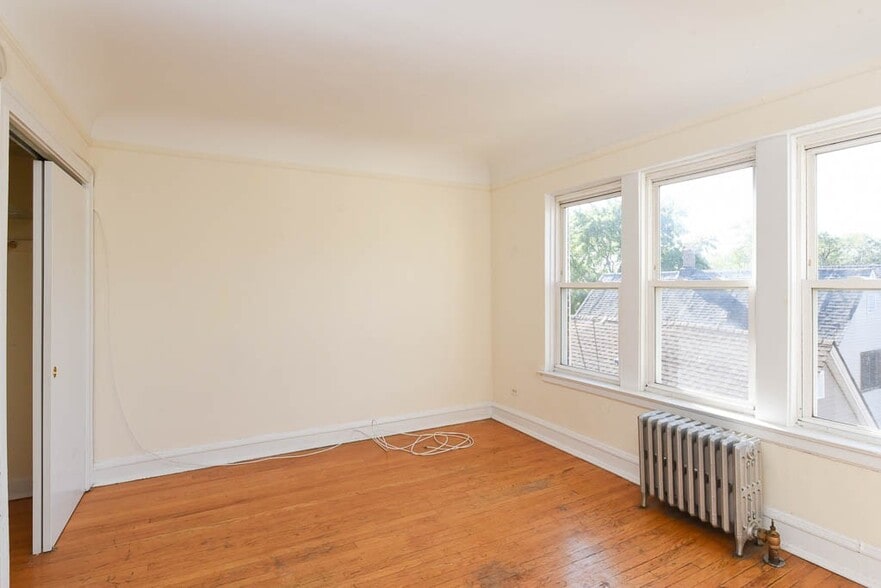 Building Photo - 2946 N Albany Ave