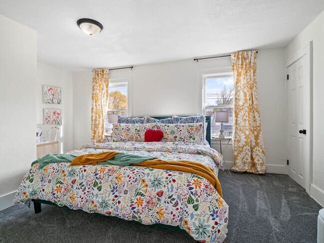 Building Photo - 2804 6th St