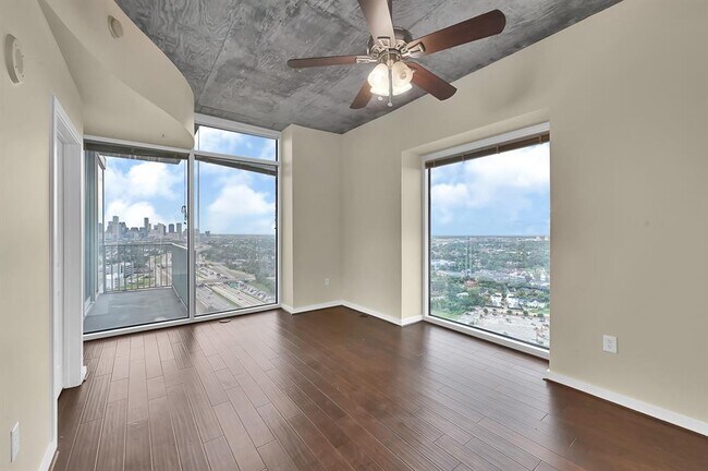 Building Photo - 5925 Almeda Rd