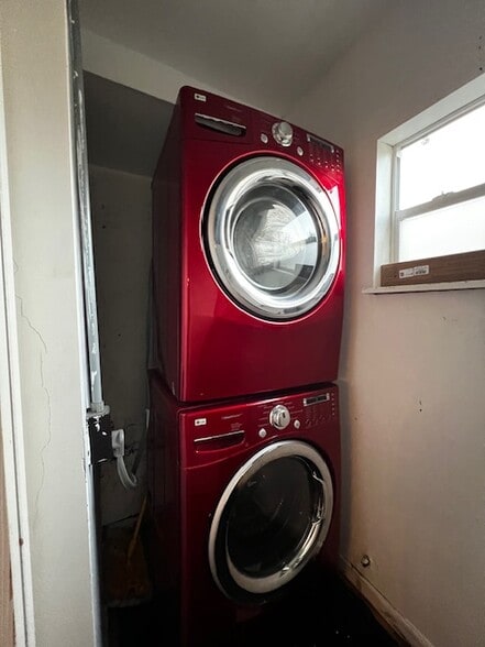 Building Photo - 2201 N 56th Ter