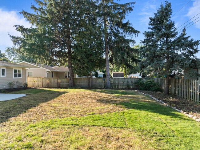 Building Photo - 1018 Bonnie Brae Ln