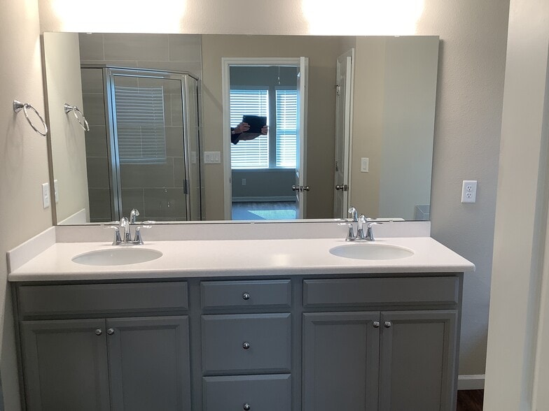 Building Photo - 300 Anastasia Park Rd