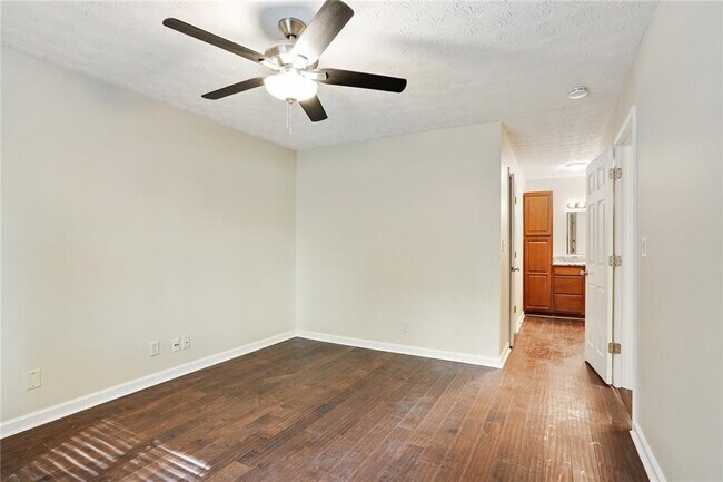 Building Photo - 2953 Torreya Way SE