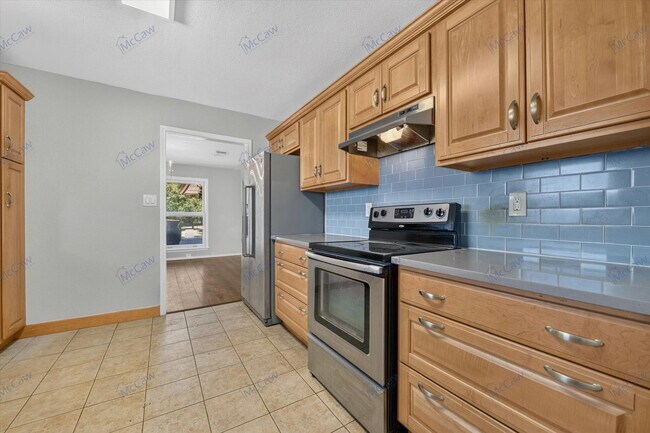 Building Photo - 4900 Ledgestone Dr