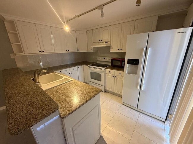 Building Photo - 5276 Middle Ct