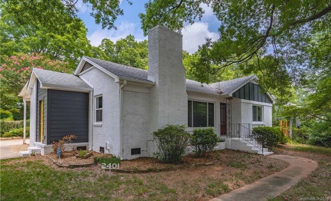 Building Photo - 2401 Shamrock Dr