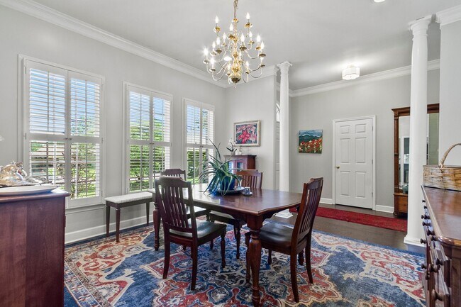 Building Photo - Beautiful 5 Bed 3.5 Bath Home! Available Summer 2026! Book Your Tour Today!