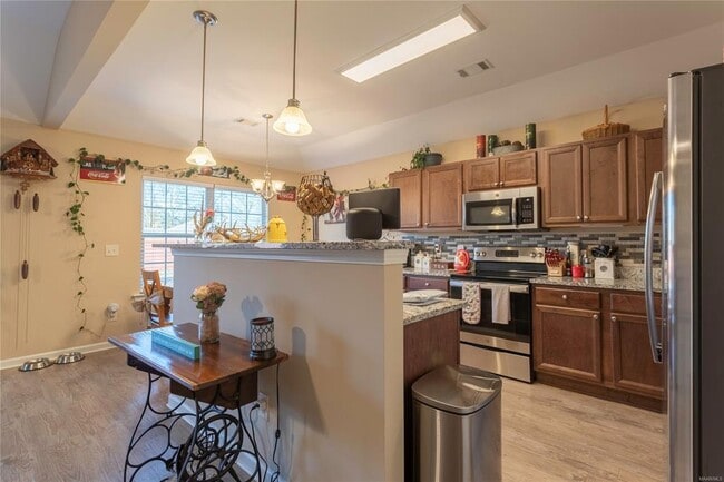 Building Photo - 820 Sunset Ct