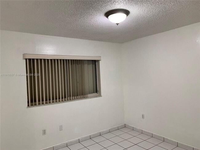 Building Photo - 2775 W 61st St