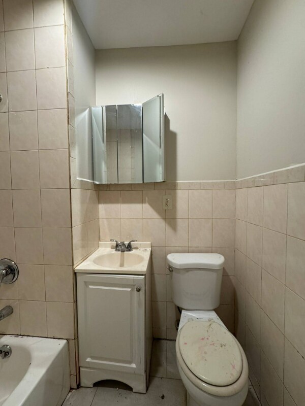 Building Photo - 426 S 17th St