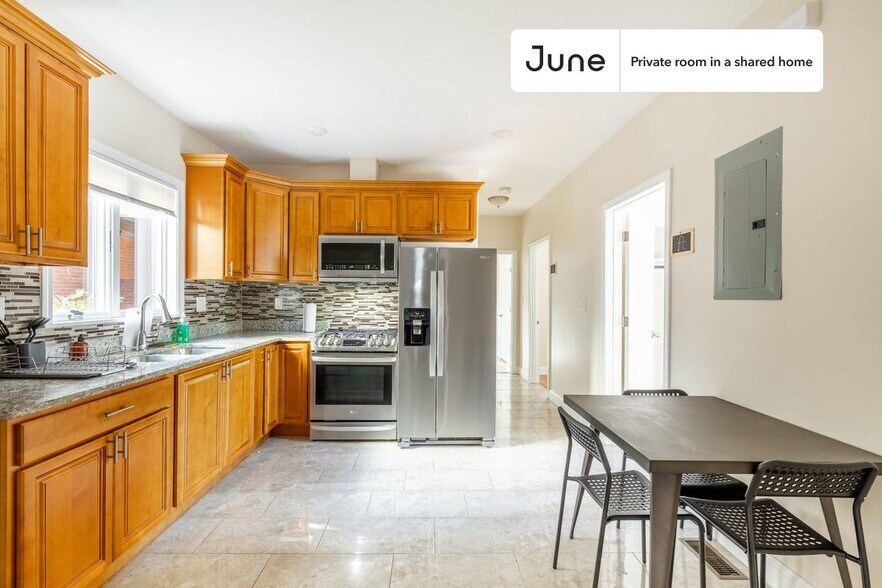 Building Photo - Room in Shared 4 bed/1 bath home