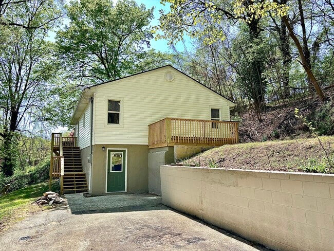 New Roof, siding, and HVAC - 1658 Echo Ct