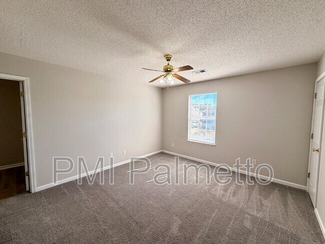 Building Photo - 5 Sterling Ridge Ct