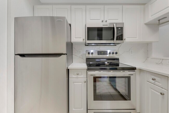 Building Photo - 2809 Amalei Dr
