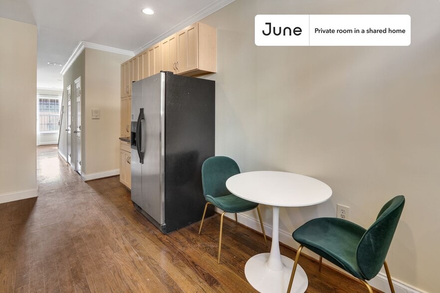 Building Photo - Room in Shared 3 bed/2.5 bath home in Columbia Heights