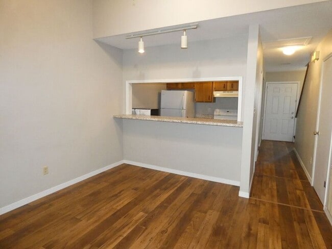 Building Photo - 4235 Brookside Dr