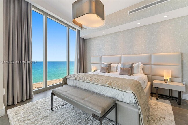 Building Photo - 17901 Collins Ave