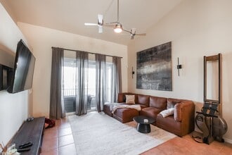 Building Photo - 2 Bed + Flex, 2 Bath Fully Furnished Annual Rental