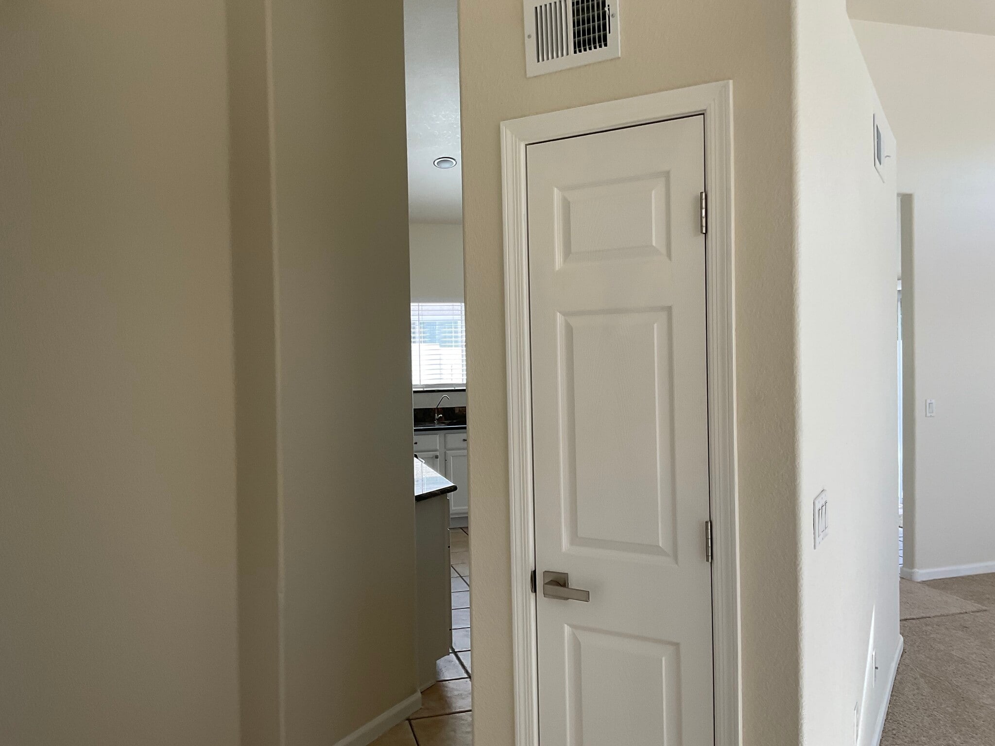 Building Photo - 4307 E South Fork Dr