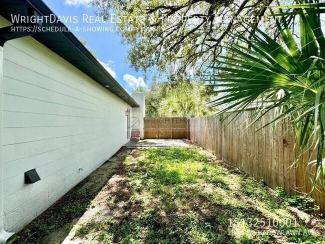 Building Photo - 1918 E Shadowlawn Ave