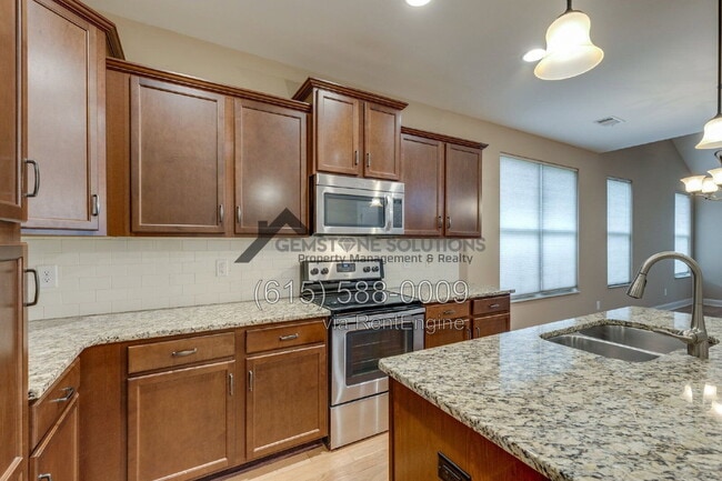 Building Photo - 2040 Bungalow Dr