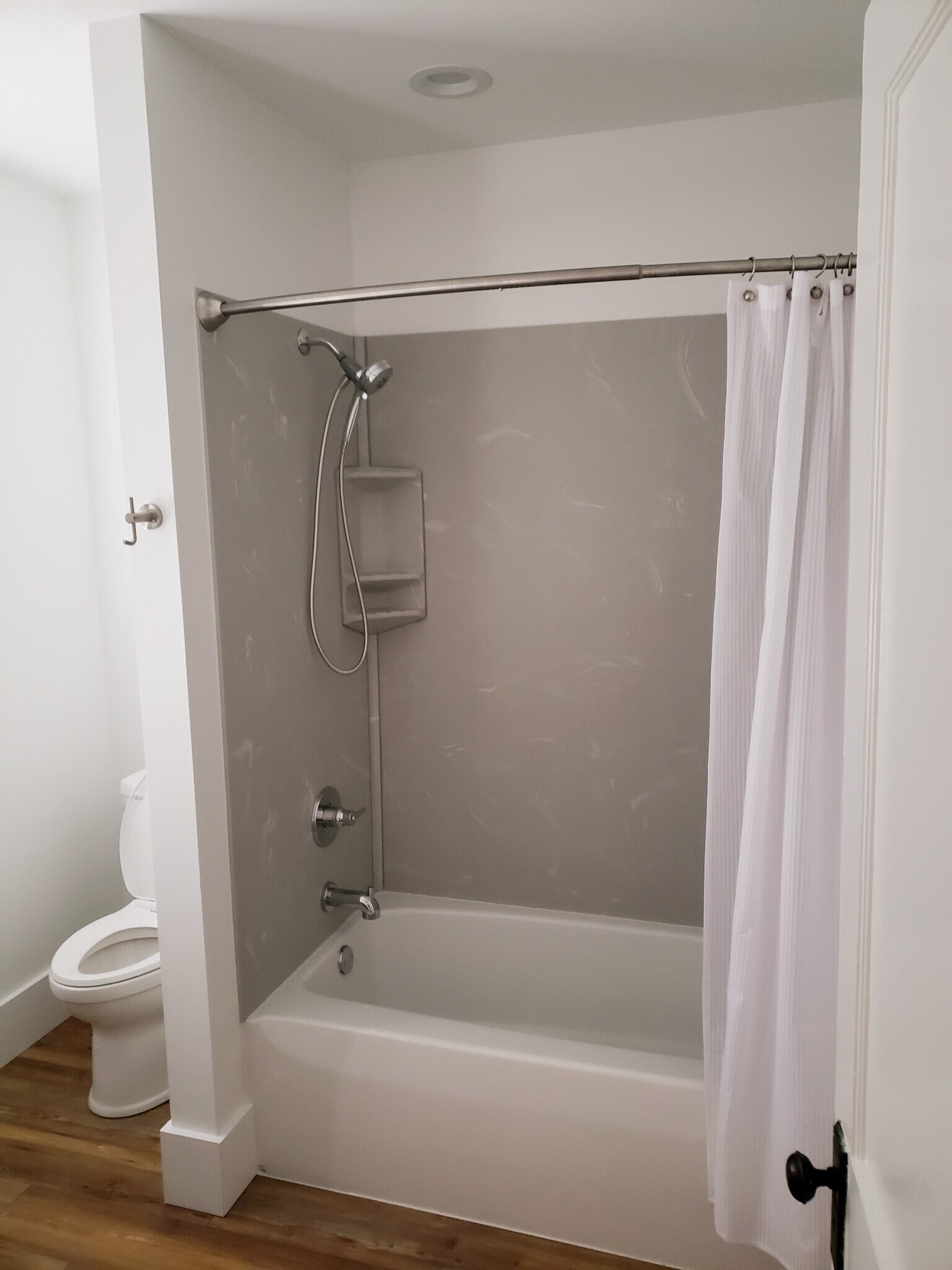 DS Master Bath - 1028 Highland Ave