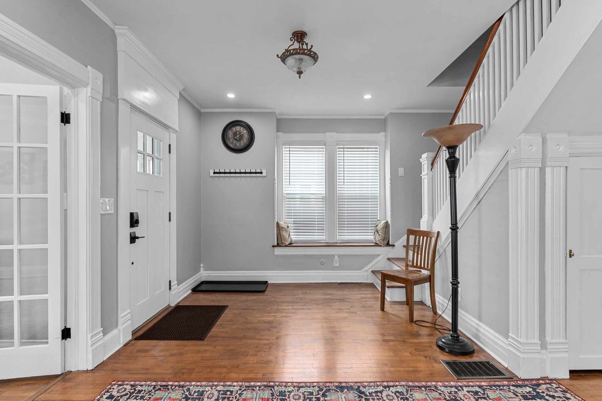 Building Photo - 324 E Commercial St