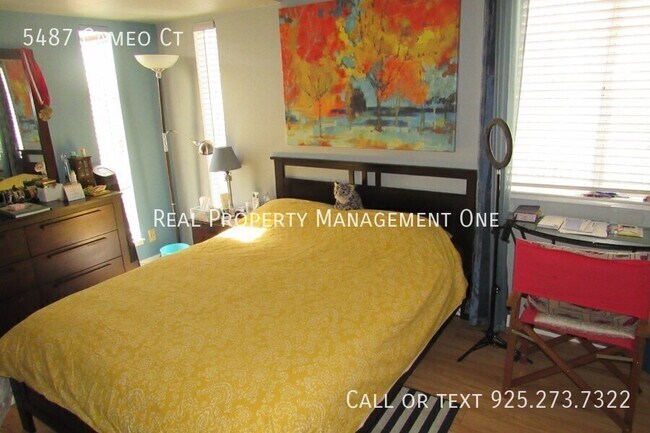 Building Photo - 5487 Cameo Ct