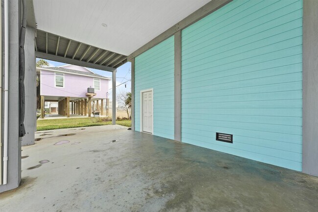 Building Photo - 4025 A Vista Blvd