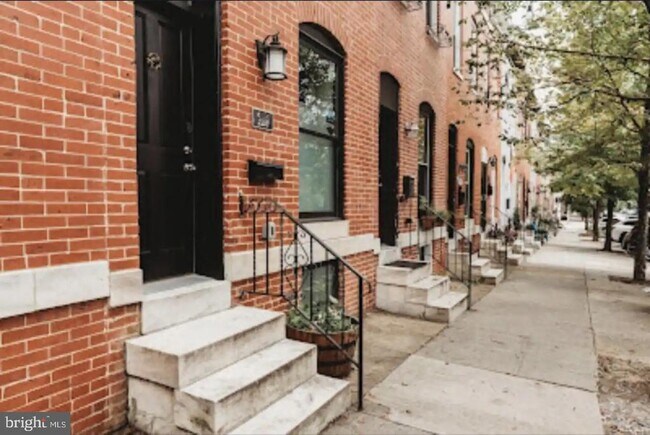 Building Photo - 129 S Potomac St