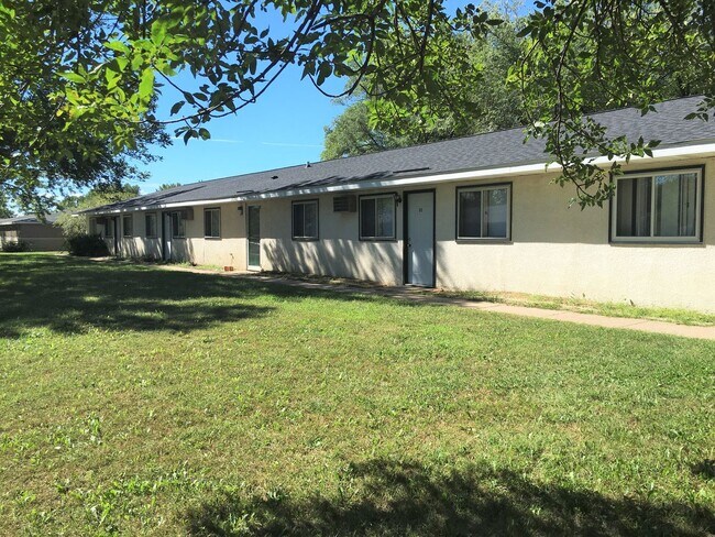 Building Photo - 1745 La Cres St