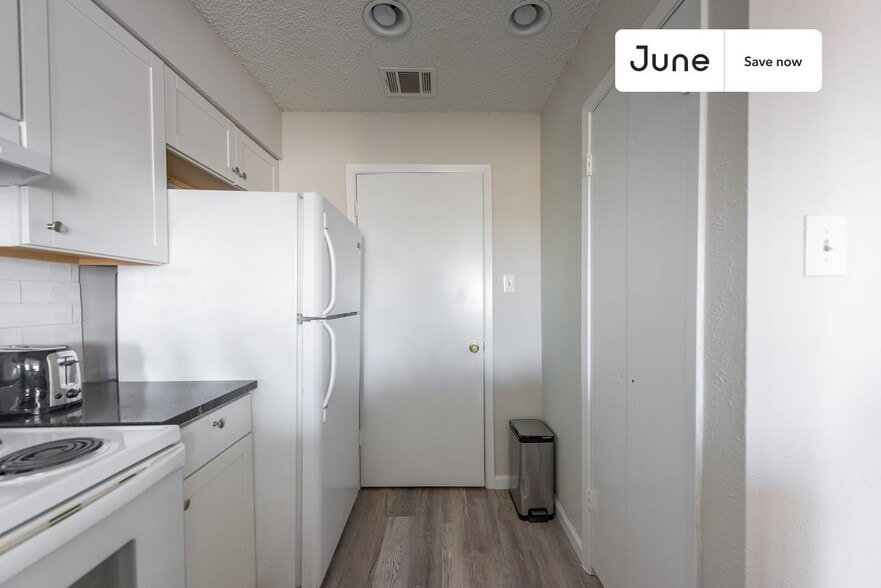 Building Photo - 5303 Indio Dr