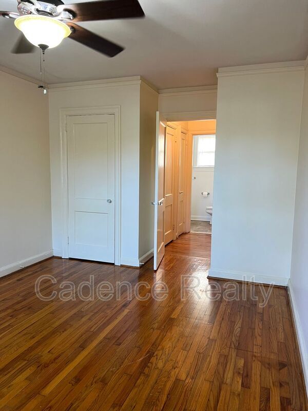 Building Photo - 2940 Oleander Dr