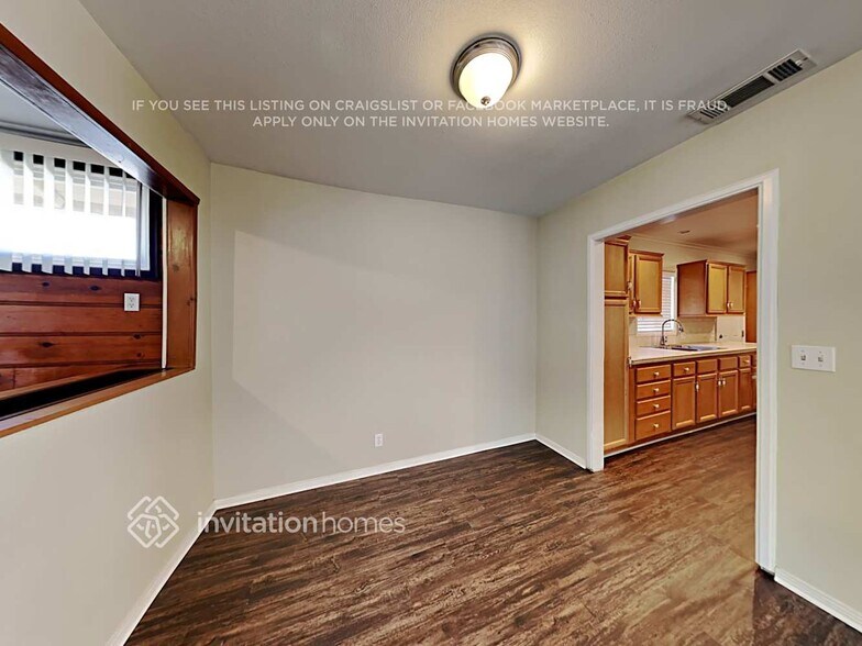 Building Photo - 8039 Lasaine Ave
