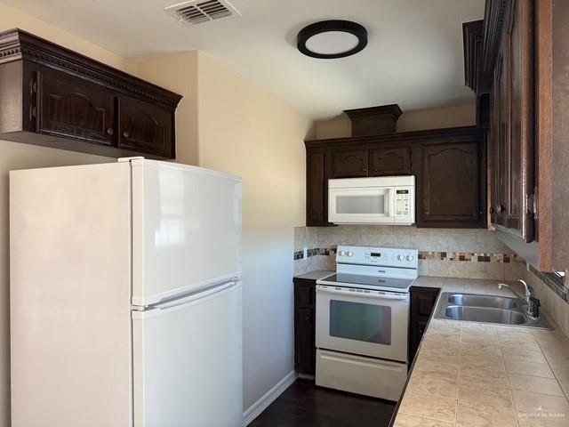 Building Photo - 14 University Ave