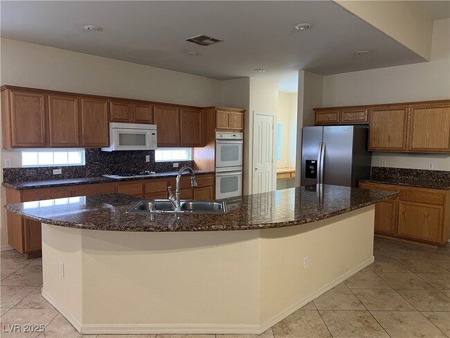 Building Photo - 2855 Grande Valley Dr