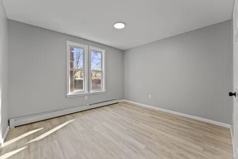 Building Photo - 37-39-39 Mahl Ave