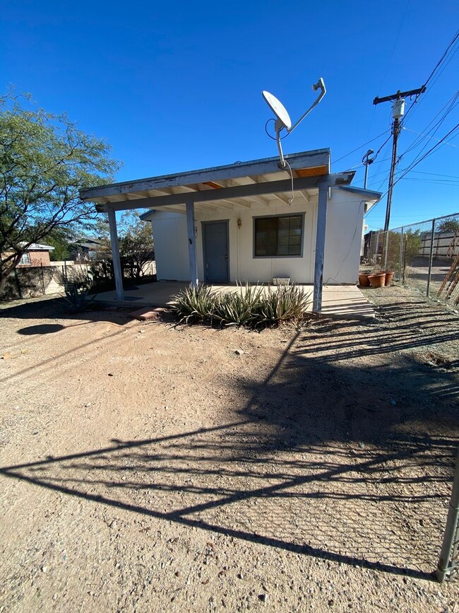 Building Photo - Linden1416