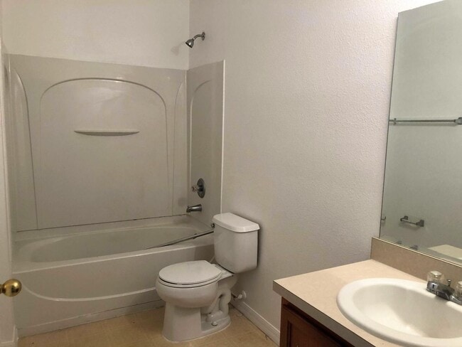 Building Photo - Wonderful 3 bedroom Home