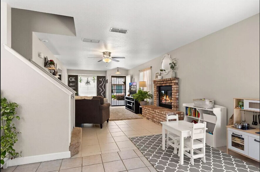 Building Photo - 35 Patricia Way