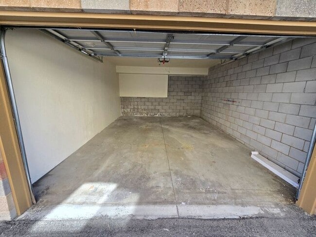 Building Photo - Charming Condo in the Heart of Reno's Midtown