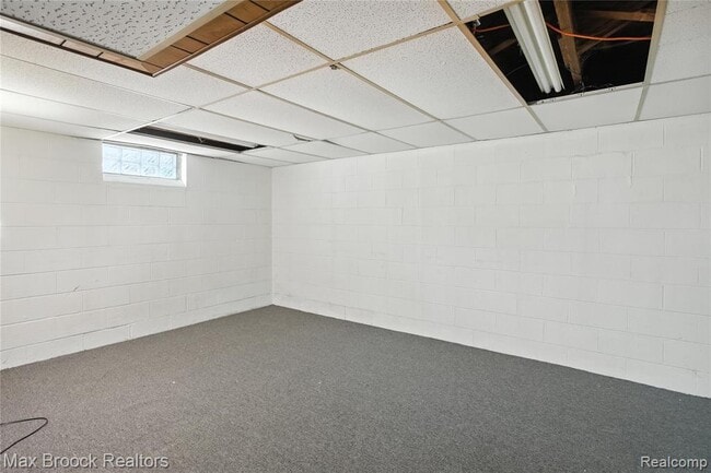 Building Photo - 25301 Ford St