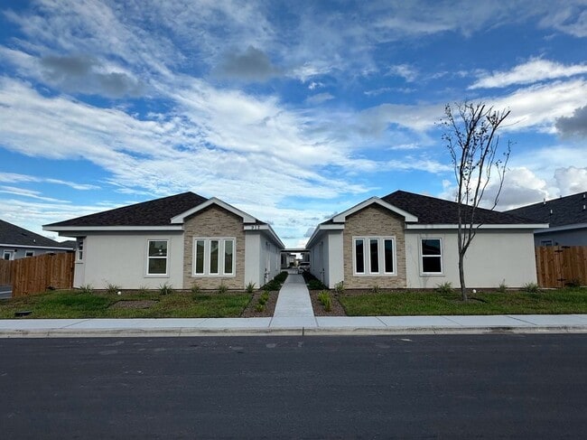 Primary Photo - 912 N Abbey Ave