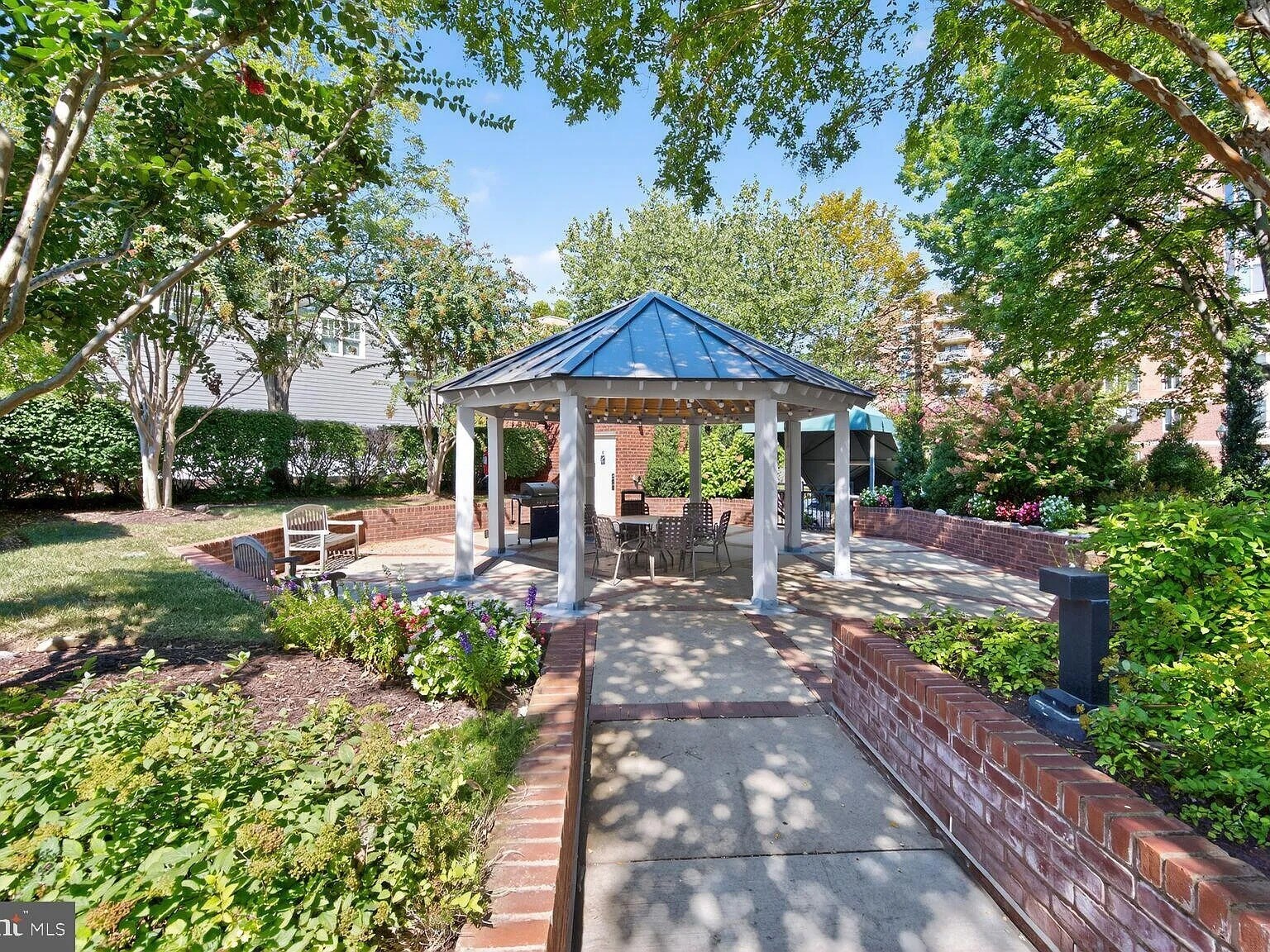 Courtyard - 7500 Woodmont Ave