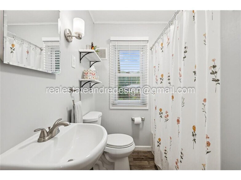 Building Photo - 111 Spruce St